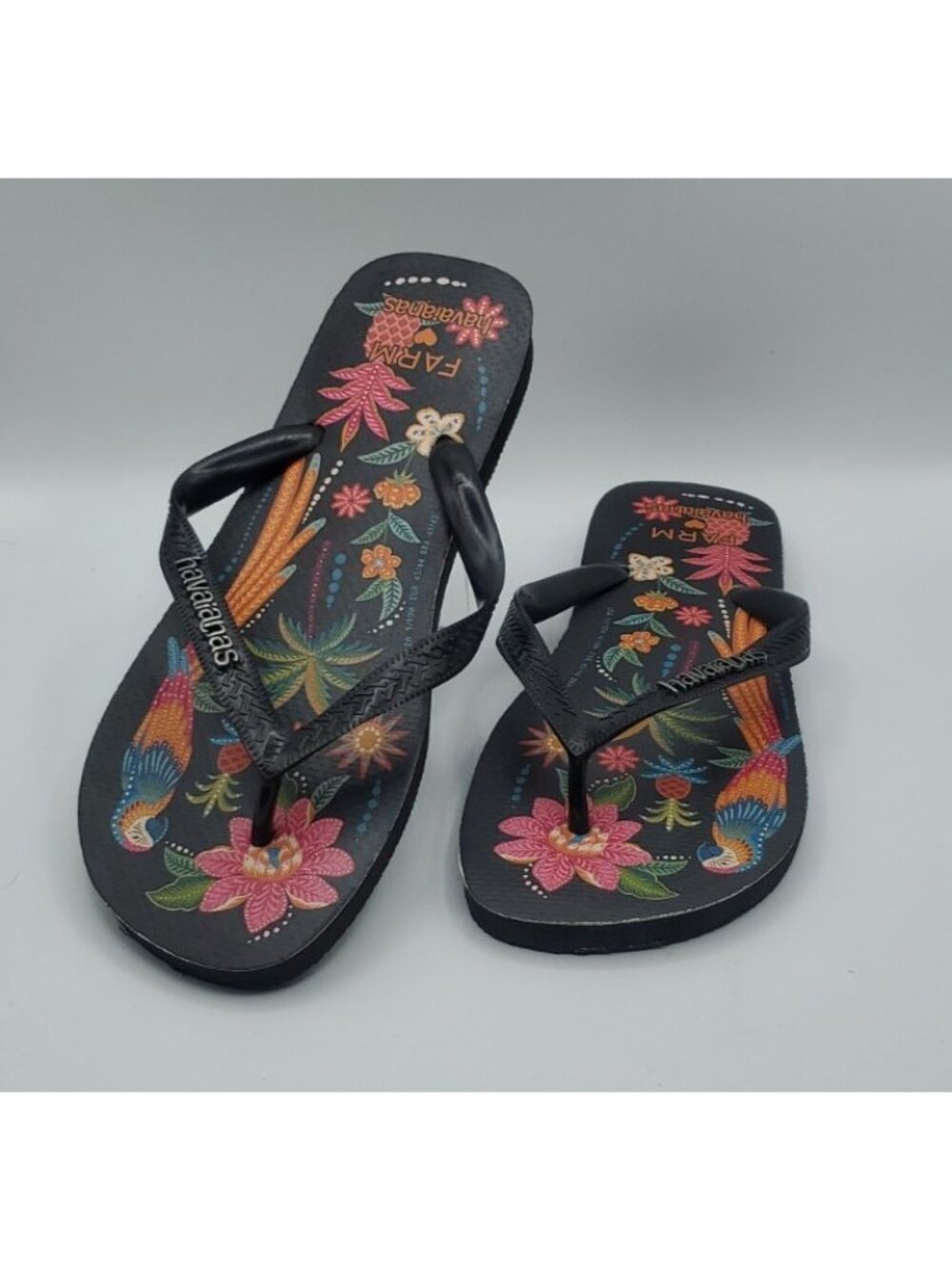 Havaianas Farm Rio Parrot Top Flip Flops Sz 11/12W Beach Tropical Hawaii Travel